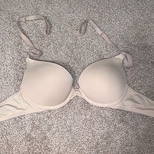 32B PINK Victoria Secret Bra